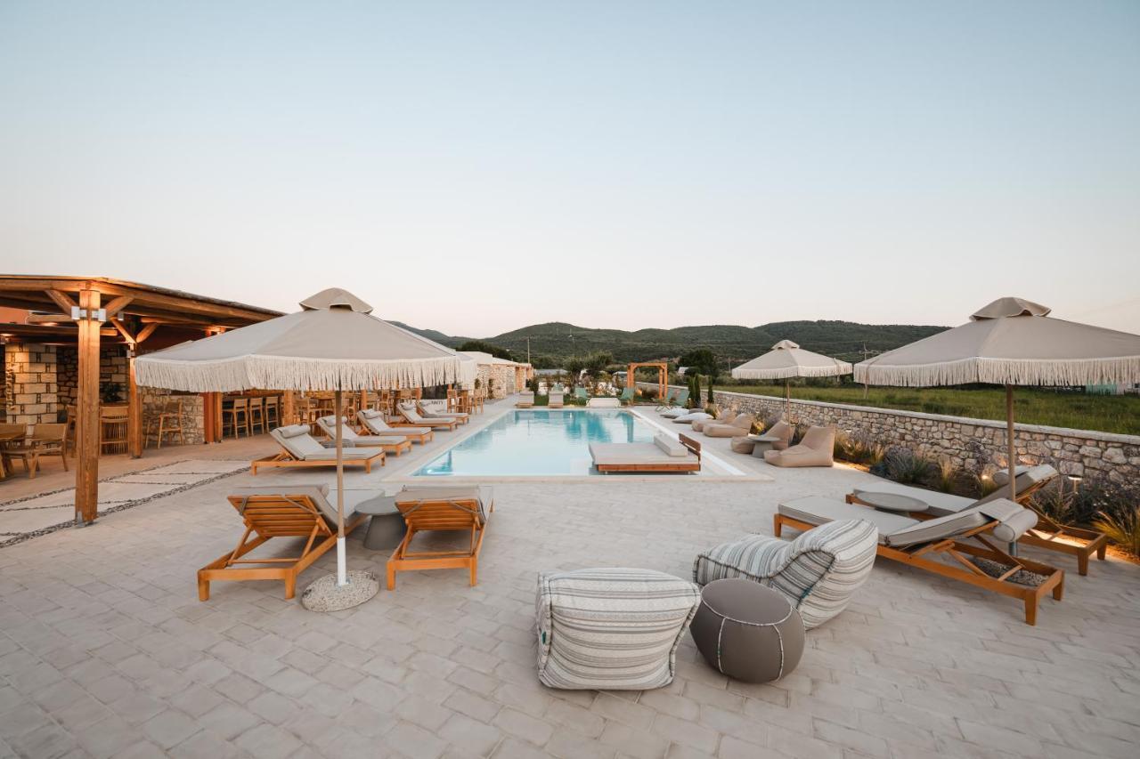 Trinity Design Suites Valanidorachi Exterior photo