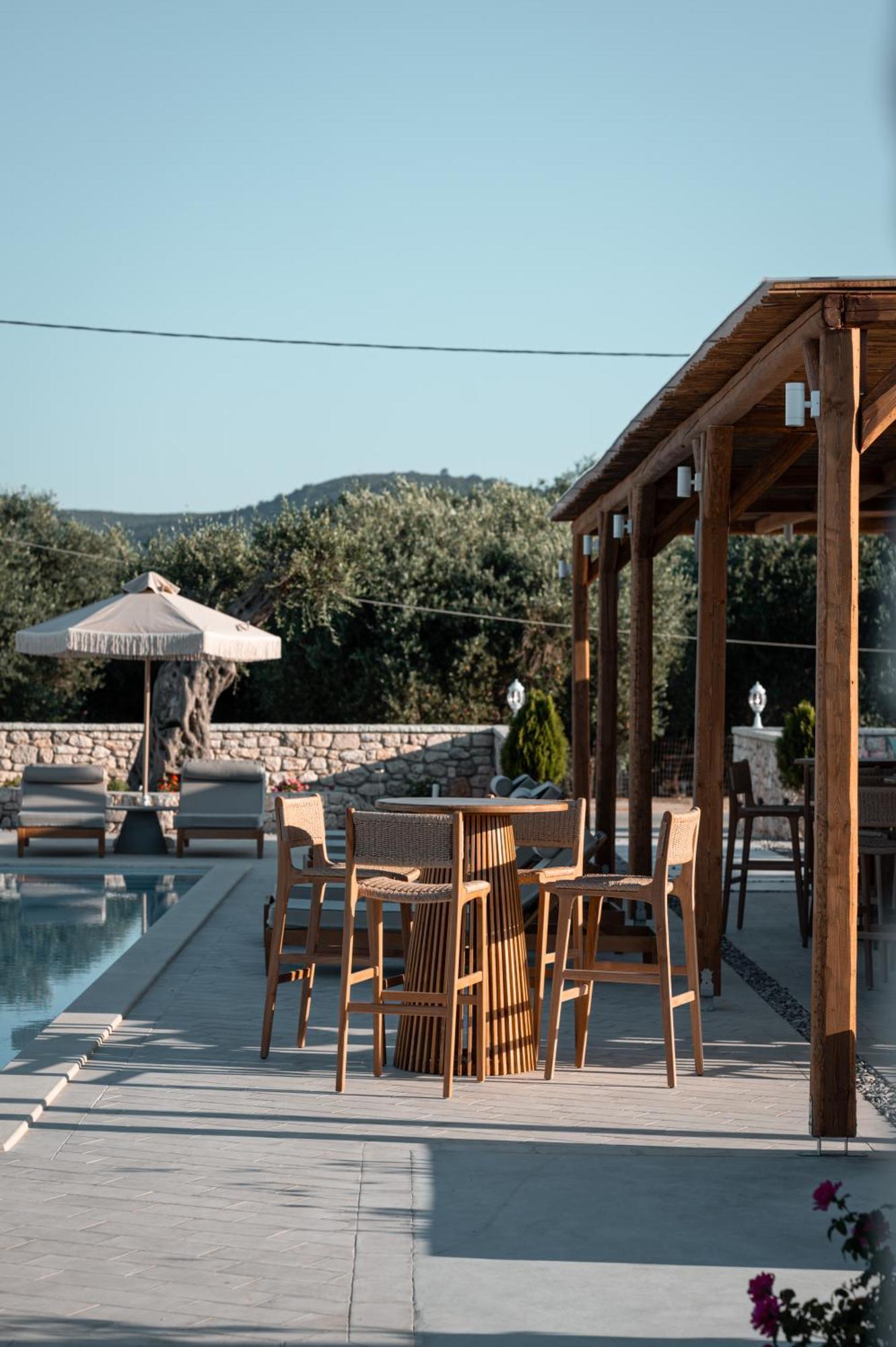 Trinity Design Suites Valanidorachi Exterior photo