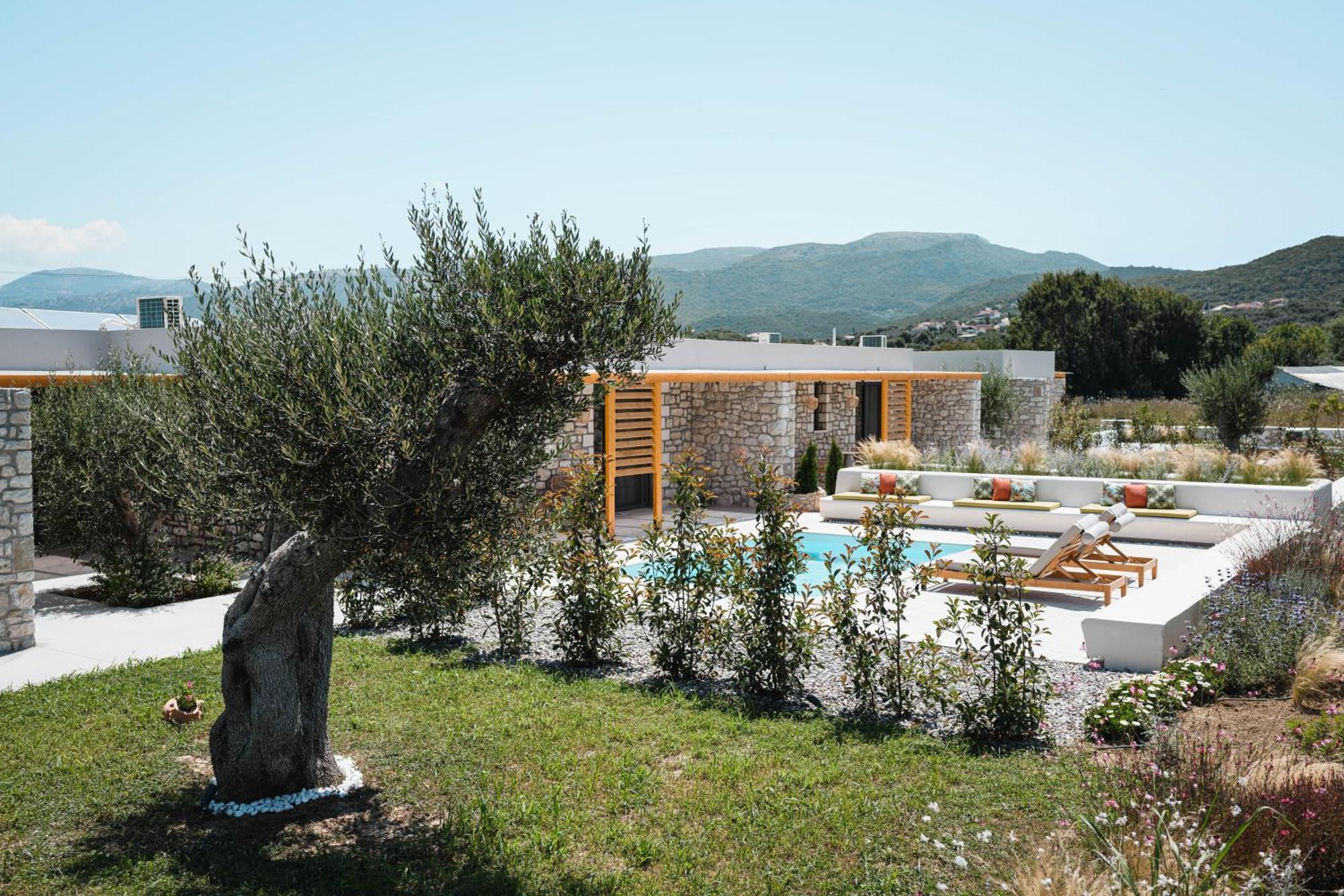 Trinity Design Suites Valanidorachi Exterior photo